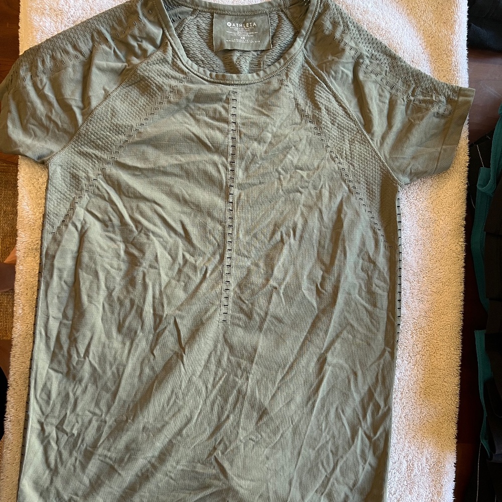 Athleta t shirt